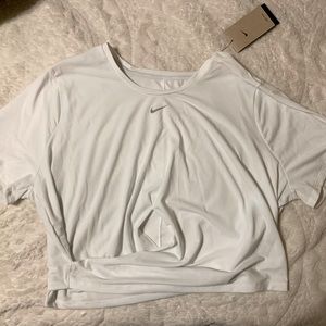 1X. White. Brand: Nike short sleeve, athletic crop top